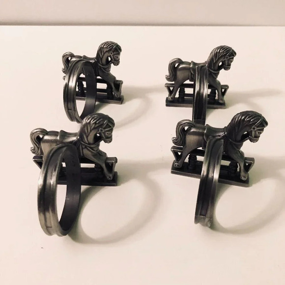 Bombay Company Antique Toy Horse Napkin Rings Box Set of 4 - Picture 11 of 16